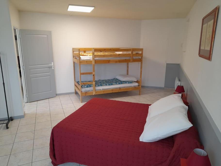 Appartement Au Bord Du Canal Montbard Exteriér fotografie