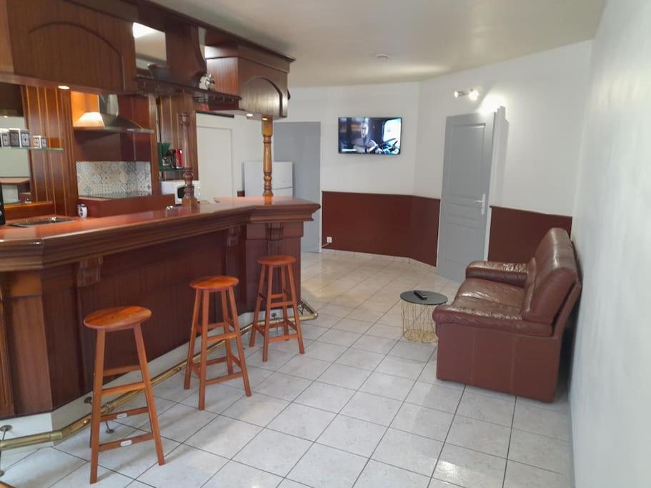 Appartement Au Bord Du Canal Montbard Exteriér fotografie
