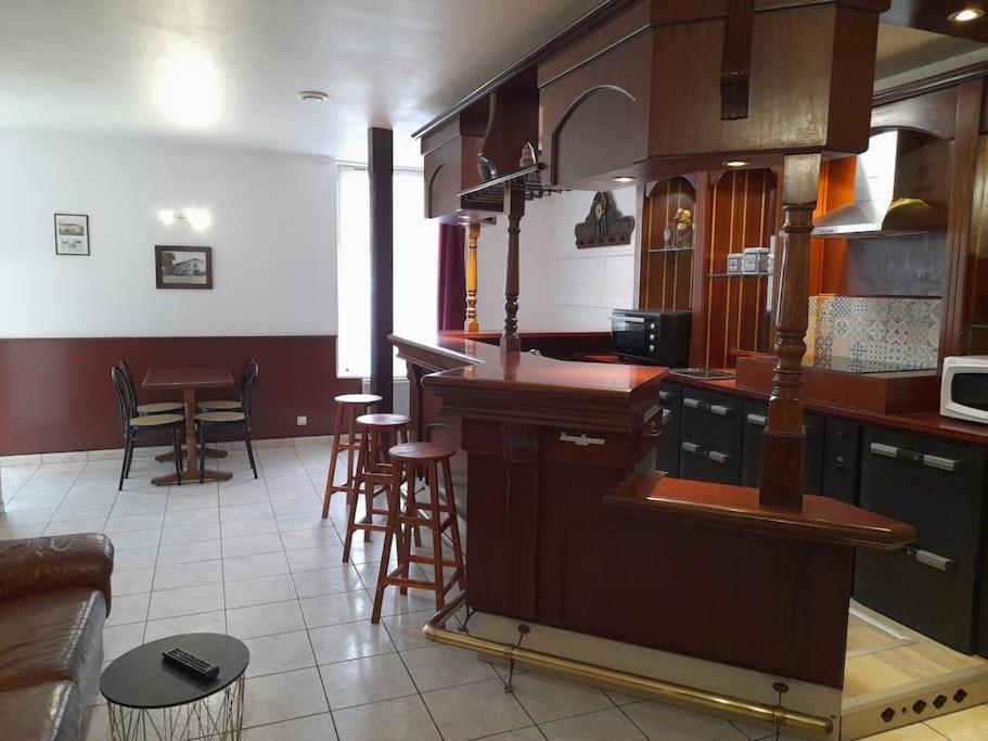 Appartement Au Bord Du Canal Montbard Exteriér fotografie
